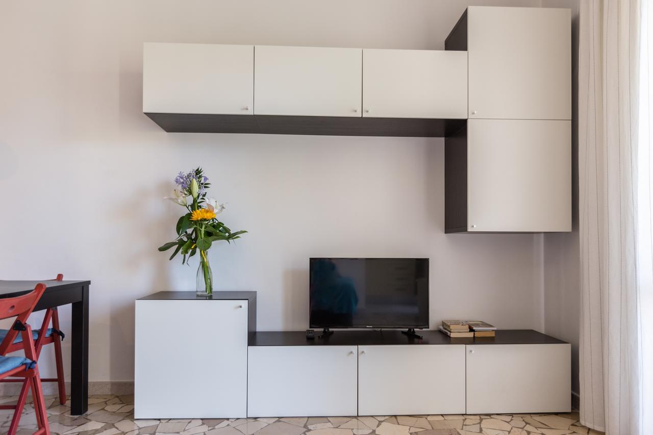 Linate Airport Apartment Milan Bagian luar foto