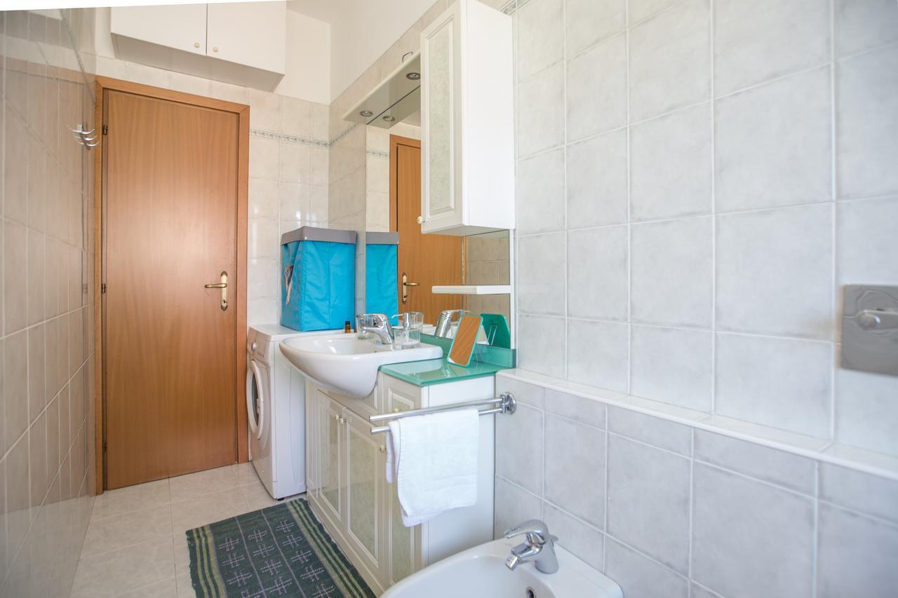 Linate Airport Apartment Milan Bagian luar foto