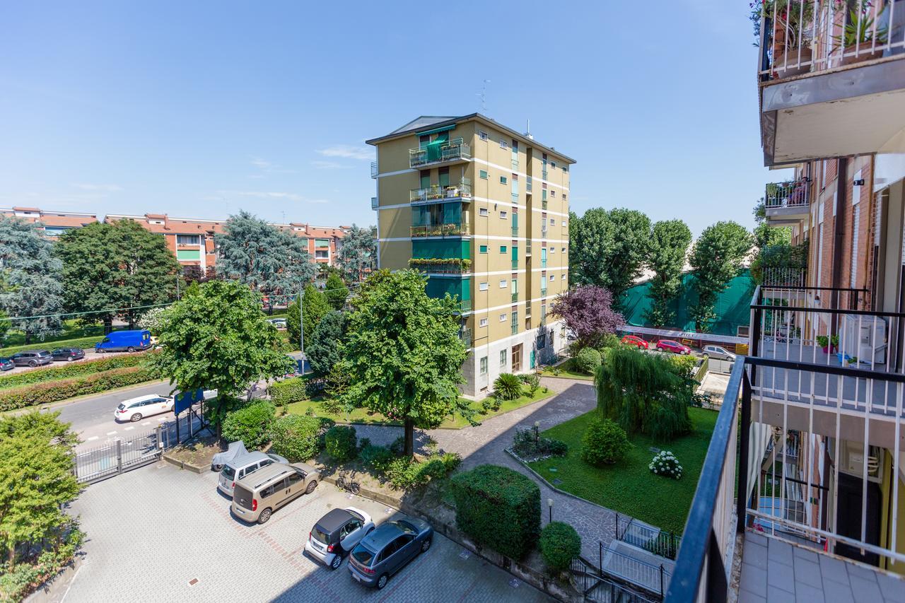 Linate Airport Apartment Milan Bagian luar foto