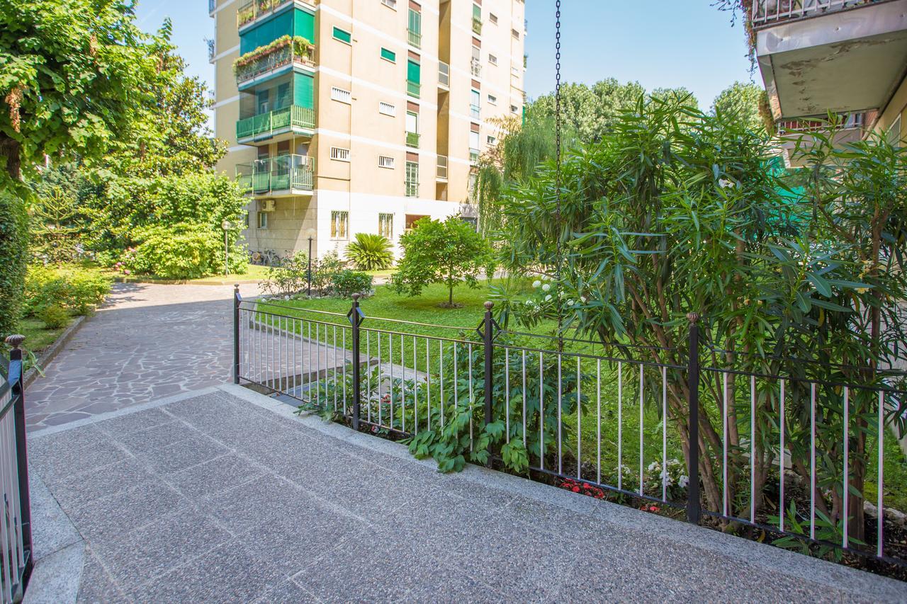 Linate Airport Apartment Milan Bagian luar foto
